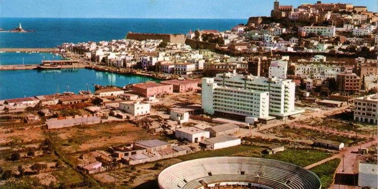 Plaza de toros de Ibiza, origen de la constructora Gris