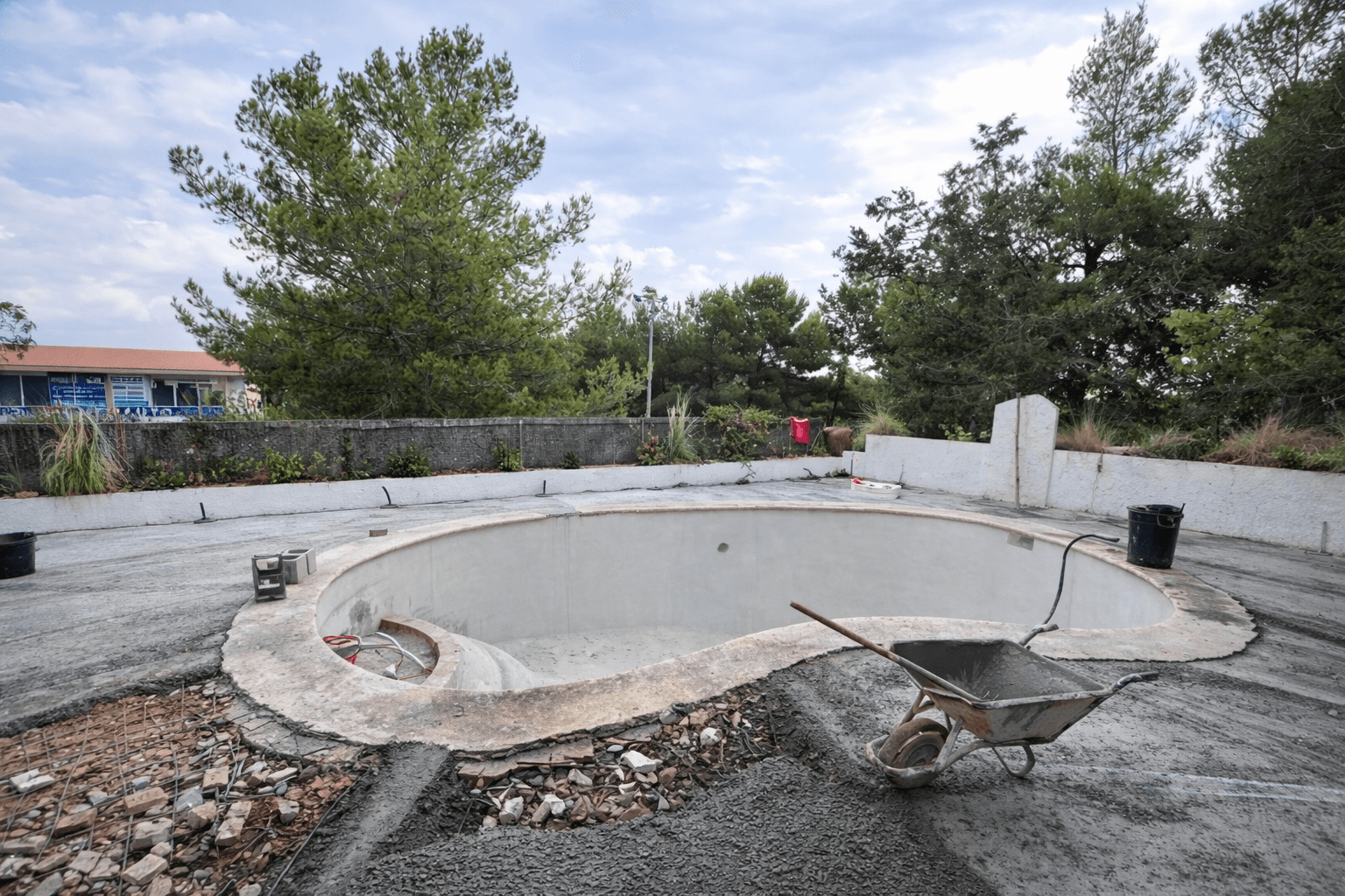 Reforma de piscina y exteriores de chalet en San Antonio, Ibiza